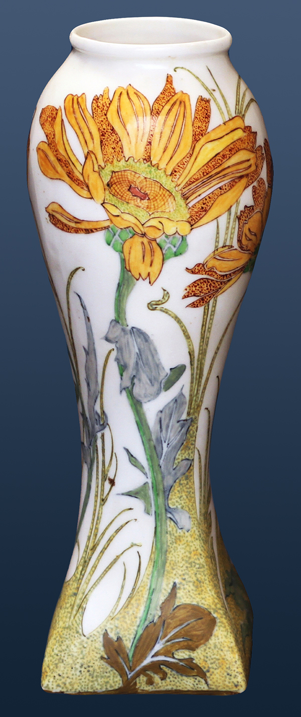 Nr.: 137, On offer a small Eggshell vase made by Rozenburg