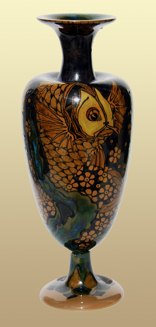 Nr.: 21, Reeds verkocht : sieraardewerk van Rozenburg, Omschrijving: Plateel Vaas, Hoog 25 cm Breed 10 cm, Periode: Jaar 1898, Schilder : Onbekend, 