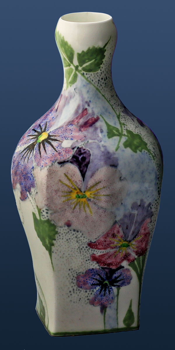 Nr.: 292,  On offer A small Eggshell  Vase made by Rozenburg