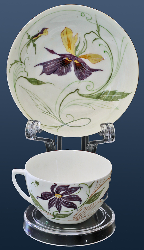 Nr.: 299, Reeds verkocht : Rozenburg eierschaal kop en schotel