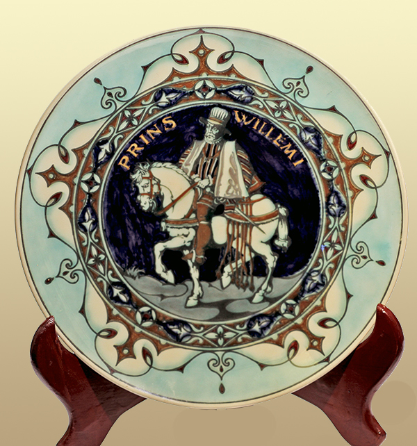 Nr.: 323, On offer a Rozenburg Prince Willem ! wall plate (1533-1584)