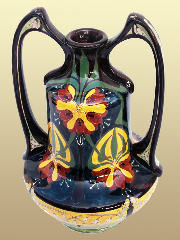 Nr.: 66, Reeds verkocht : sieraardewerk van Holland Utrecht, Omschrijving: Plateel Vaas, Hoog 34,5 cm Breed 22,5 cm, Periode: Jaar 1893-1920, Schilder : CA, 