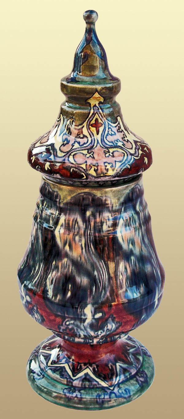 Nr.: 93, Te koop aangeboden sieraardewerk van Holland Utrecht, Omschrijving: Plateel Dekselvaas, Hoog 45 cm Breed 18 cm, Periode: Jaar 1893-1920, Schilder : Onbekend, 